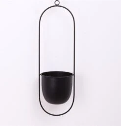 Be-Inspired® Hangende Bloempot Ovaal - Bloempot Binnen - Voor Hangplant – Plant Bloem Pot Met Opknoping – Plantenhanger - Plantenbak - Industrieel – Scandinavisch - Metaal - Zwart 13 Be-Inspired® Hangende Bloempot Ovaal - Bloempot Binnen - Voor Hangplant – Plant Bloem Pot Met Opknoping – Plantenhanger - Plantenbak - Industrieel – Scandinavisch - Metaal - Zwart -Tuinmeubel Verkoop 1147x1200 1