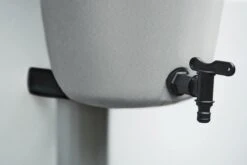 Elho Green Basics Rain Catcher 33 - Regenton Voor Balkonbuiten - Ø 33.5 X H 73.5 Cm - Grijs/Living Concrete -Tuinmeubel Verkoop 1200x800 123