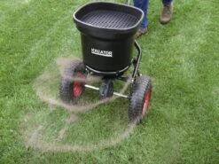 Kreator KRTGR9005 Strooiwagen - 300 Tot 370 Cm Strooibreedte - 23 Liter -Tuinmeubel Verkoop 1200x900 12