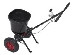 Kreator KRTGR9005 Strooiwagen - 300 Tot 370 Cm Strooibreedte - 23 Liter -Tuinmeubel Verkoop 1200x904 1