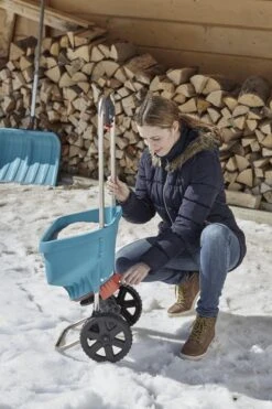 GARDENA Strooiwagen XL Strooikar - 800m2 - 18 Liter -Tuinmeubel Verkoop 799x1200 3